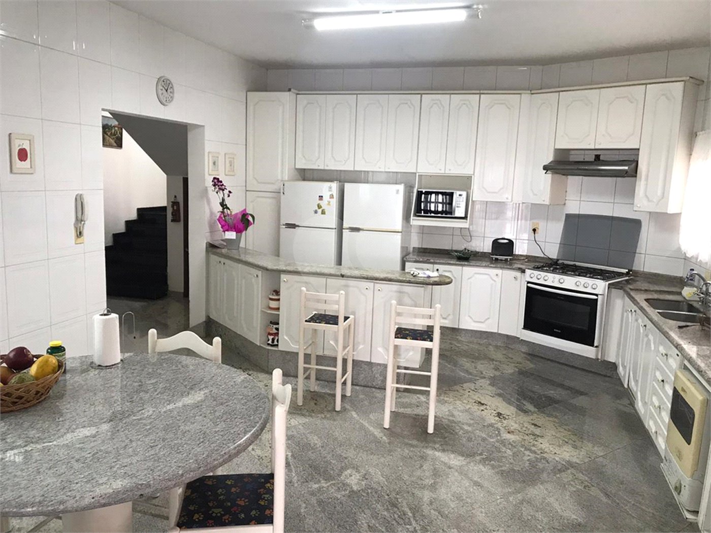 Casa à venda com 2 quartos, sendo 3 suítes, em Vila Oliveira, Mogi das Cruzes, SP