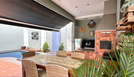 Casa à venda com 4 quartos, sendo 3 suítes,  no condomínio Vila das Flores, São Paulo - SP