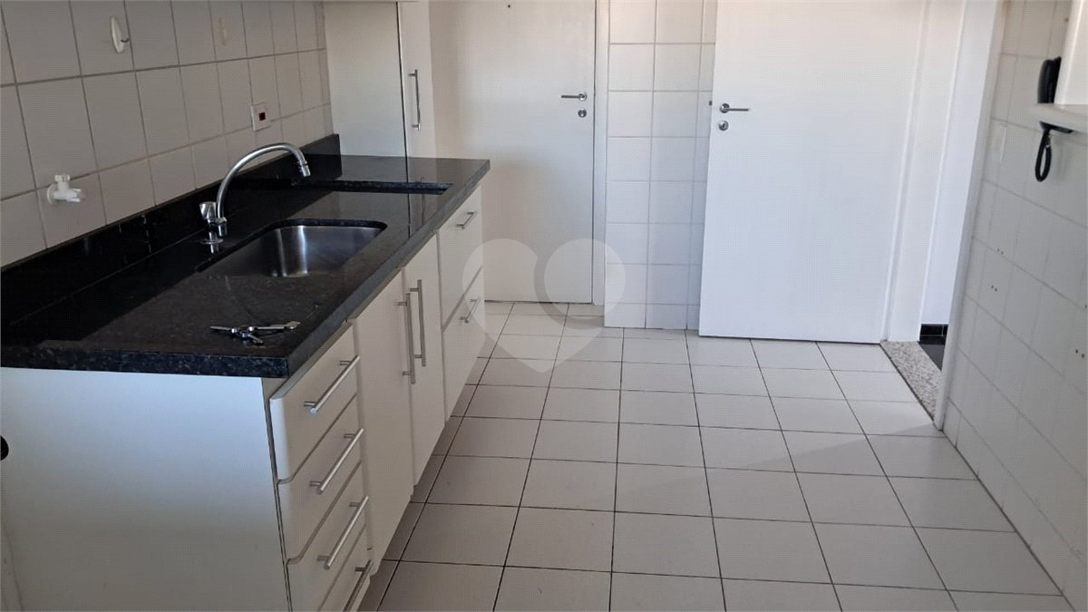 Apartamento para alugar com 3 quartos, sendo 2 suítes, em Jardim Marajoara, São Paulo, SP