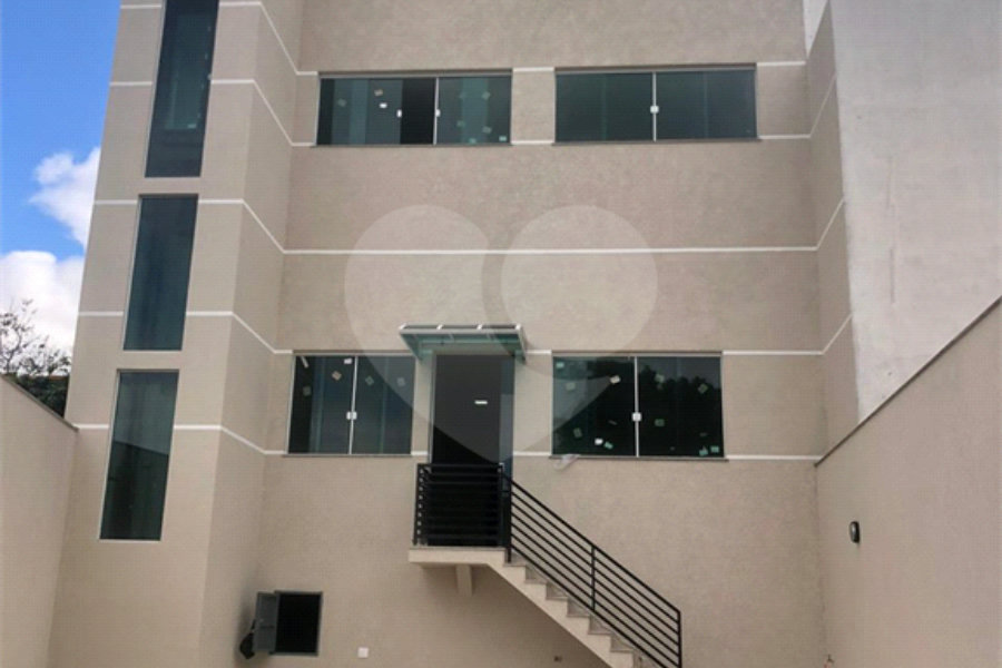 Casa à venda com 3 quartos, sendo 1 suíte, no condomínio Cond Batinga, São Paulo - SP