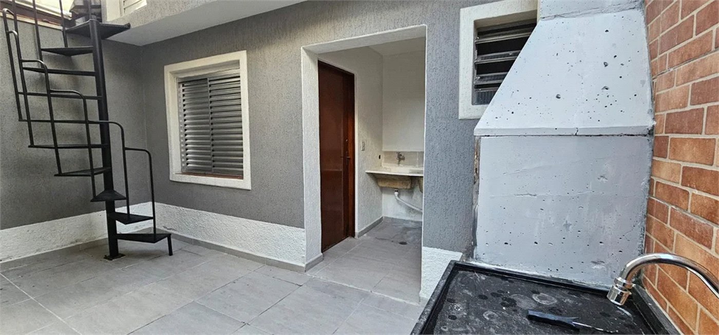Sobrado à venda com 3 quartos, sendo 2 suítes, em Ferreira, São Paulo, SP