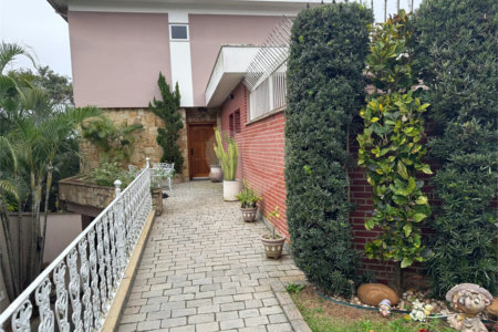 Sobrado à venda com 4 quartos, sendo 3 suítes, em Interlagos, São Paulo, SP