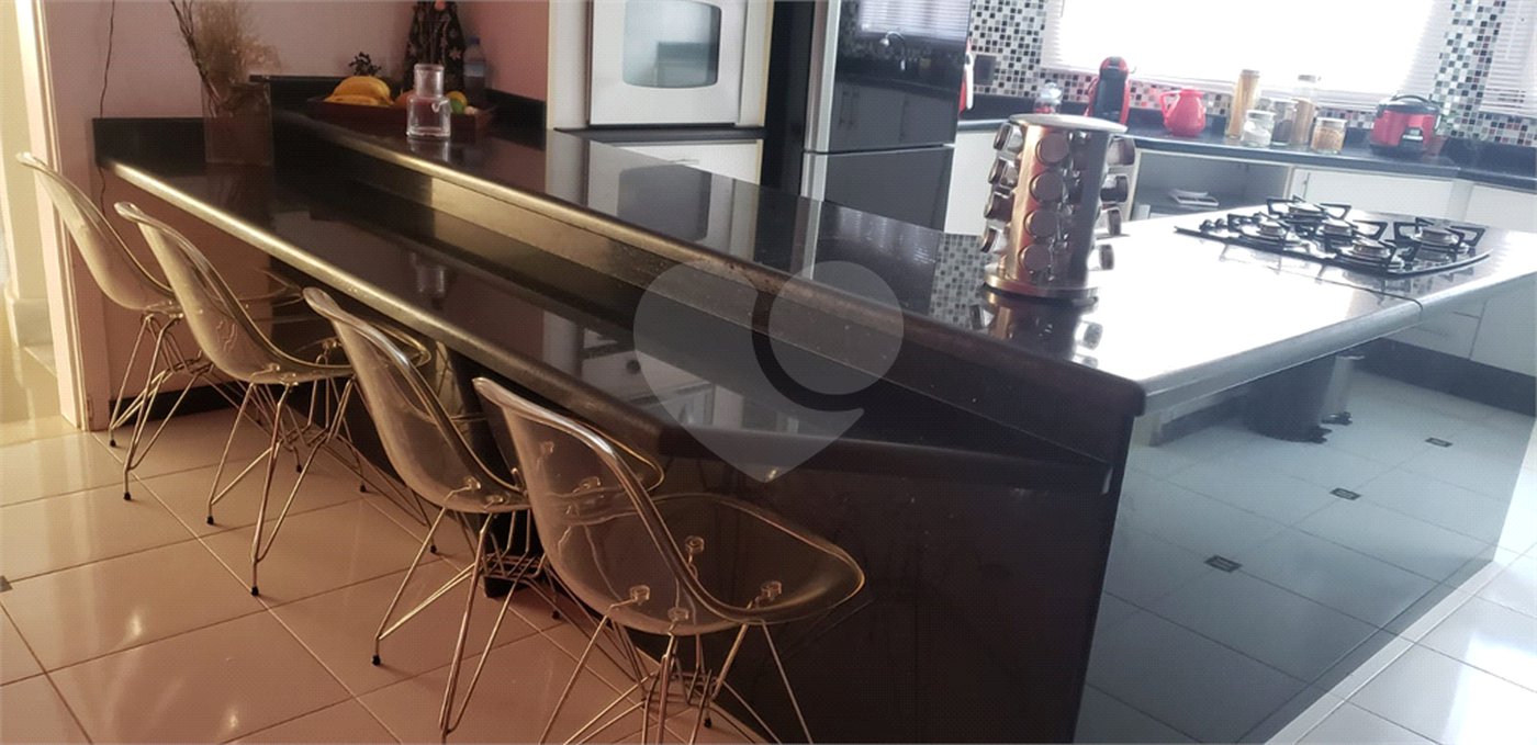 Casa à venda com 4 suítes em Pirucaia, Mairiporã, SP