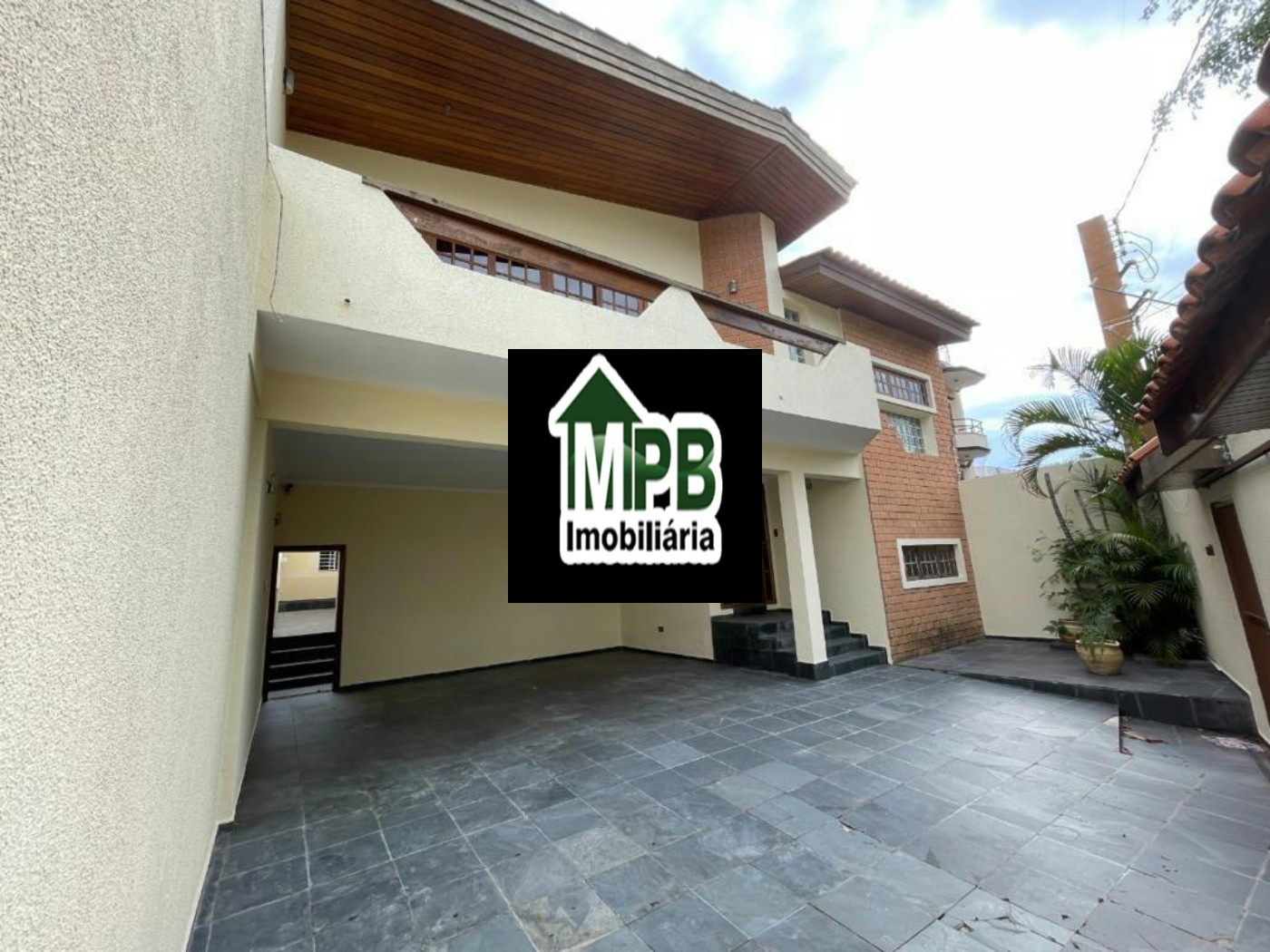 Sobrado à venda com 3 quartos, sendo 1 suíte, em Jardim Refúgio, Sorocaba, SP