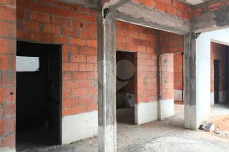 Casa à venda com 3 quartos, sendo 1 suíte, no condomínio Loteamento Parque Residencial Serras de Atibaia Ii, Atibaia - SP