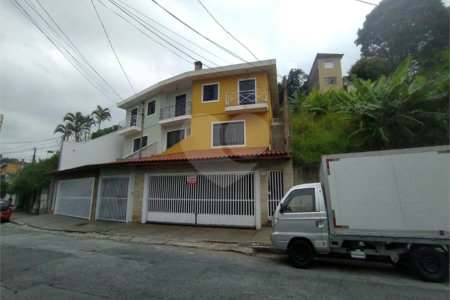 Sobrado à venda com 3 quartos, sendo 1 suíte, em Santa Teresinha, São Paulo, SP