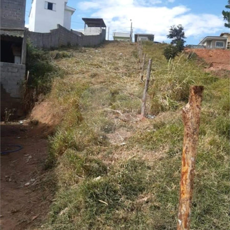 Terreno em Bom Jesus dos Perdões com 290 metros, excelente localização, pronto para construir