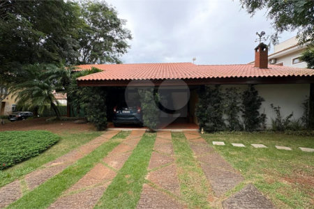 Casa à venda com 4 quartos, sendo 2 suítes,  no condomínio Vivendas do Lago, Sorocaba - SP