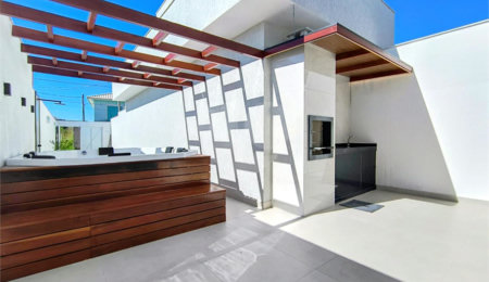 Casa à venda com 2 quartos, sendo 1 suíte, em Guriri, Cabo Frio, RJ