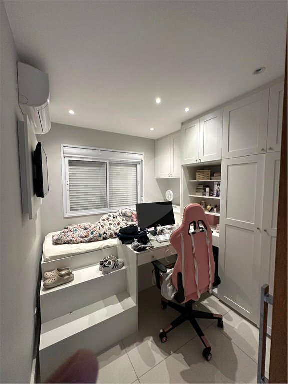 Apartamento à venda com 2 quartos, sendo 1 suíte,  em Vila Leonor, São Paulo, SP