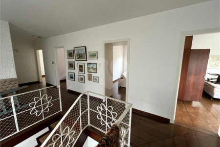 Casa à venda com 4 quartos, sendo 2 suítes,  em Vila Inah, São Paulo, SP