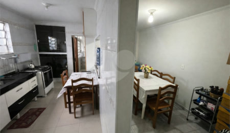 Casa Térrea à venda com 2 quartos, sendo 1 suíte,  em Parque Esmeralda, São Paulo, SP
