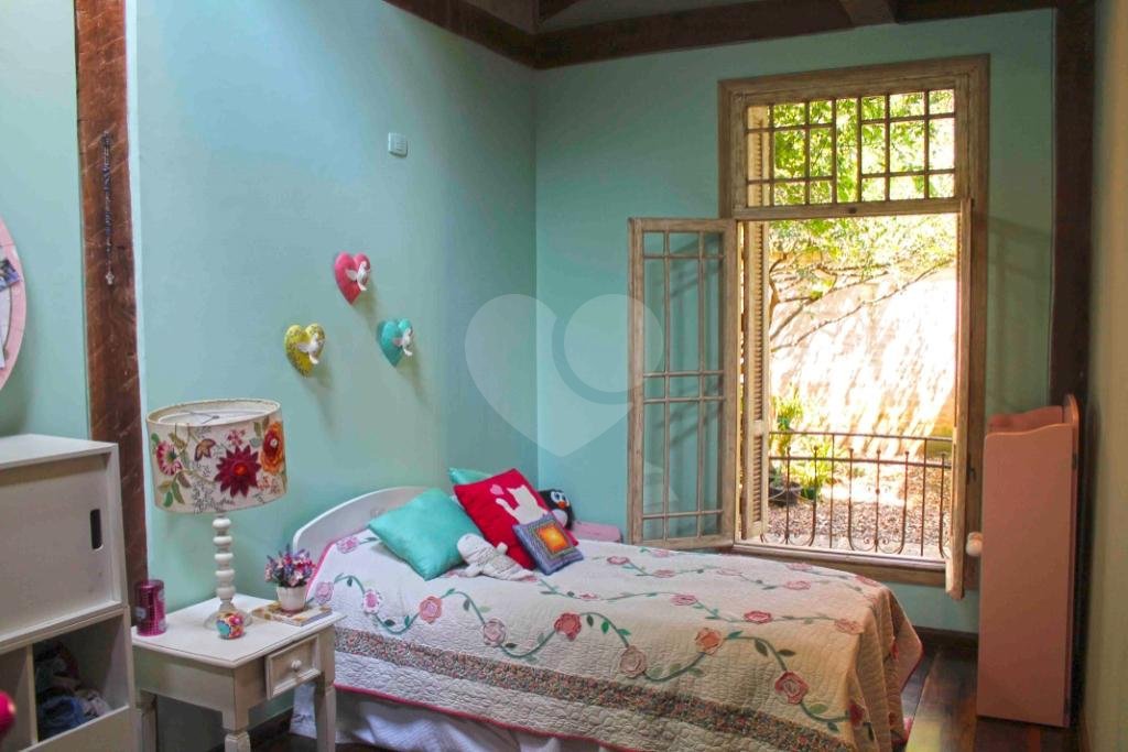 Sobrado à venda com 7 quartos, sendo 5 suítes, em Alto da Boa Vista, São Paulo, SP