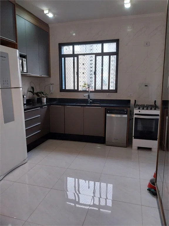 Apartamento à venda com 4 quartos, sendo 1 suíte, em Vila Ipojuca, São Paulo, SP