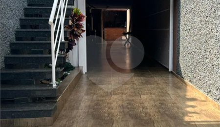 Sobrado à venda com 3 quartos, sendo 1 suíte,  em Itaquera, São Paulo, SP