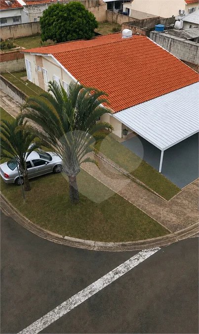Casa À venda no Moradas II 3 dormitórios