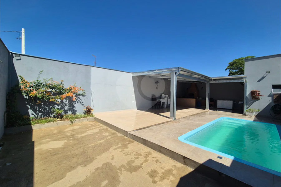 Dois imóveis em um terreno de 300 m² (12 x 25) - Com acesso independente