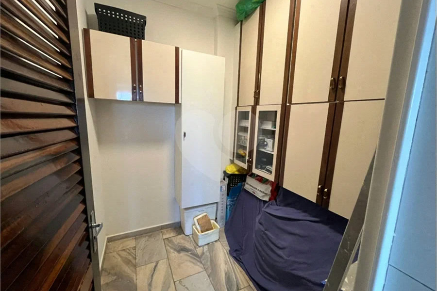 Apartamento Garden com 195 m² de Área Útil, 3 Dormitórios e 2 Vagas