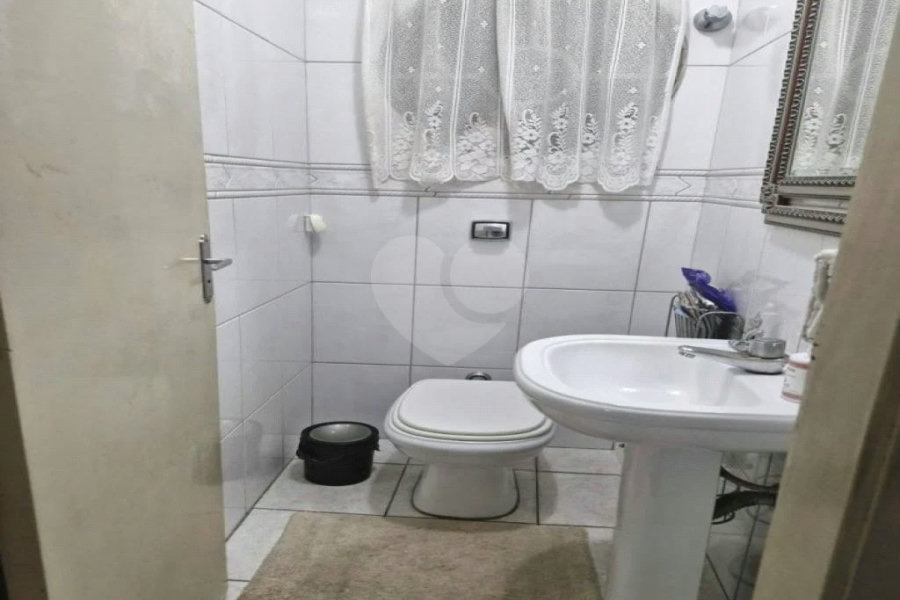 Casa à venda com 3 quartos, sendo 1 suíte, em Vila Paulista, São Paulo, SP