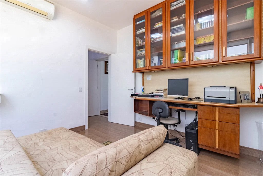 Casa à venda com 7 quartos, sendo 5 suítes, em Morumbi, São Paulo, SP