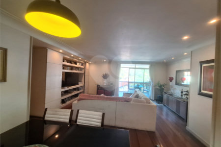 Apartamento à venda com 4 quartos, sendo 1 suíte,  em Tijuca, Rio de Janeiro, RJ