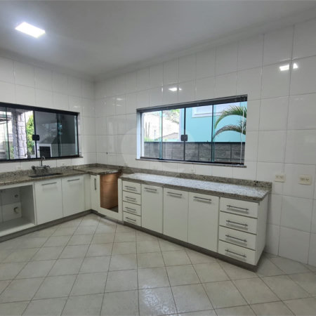 Casa à venda com 4 quartos, sendo 2 suítes, no condomínio Bosque de Grevilea, Vinhedo - SP