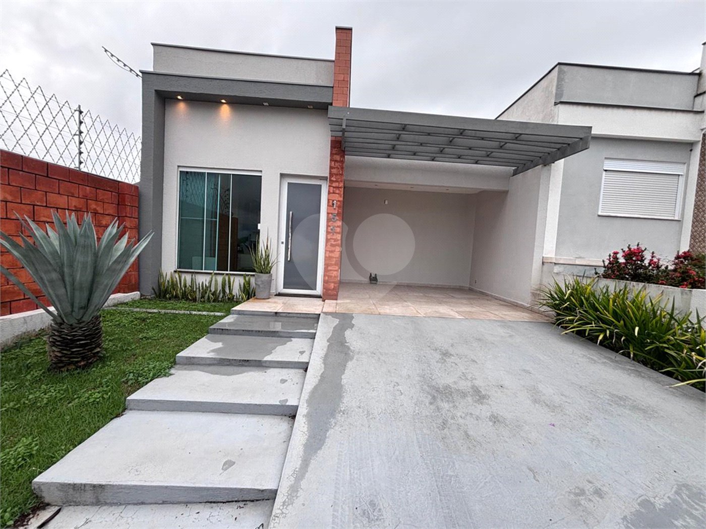 Casa à venda com 2 quartos, sendo 1 suíte, no condomínio Terras de São Francisco, Sorocaba - SP