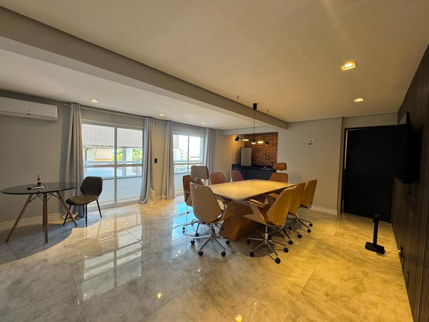 Apartamento à venda com 1 suíte em Caiçara, Praia Grande, SP