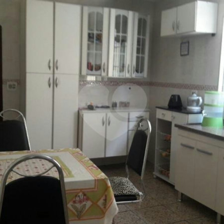 Sobrado à venda com 3 quartos, sendo 1 suíte, em Vila Nivi, São Paulo, SP