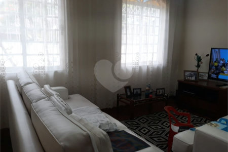 Sobrado à venda com 3 quartos, sendo 1 suíte,  em Esplanada Mendes Moraes, São Roque, SP