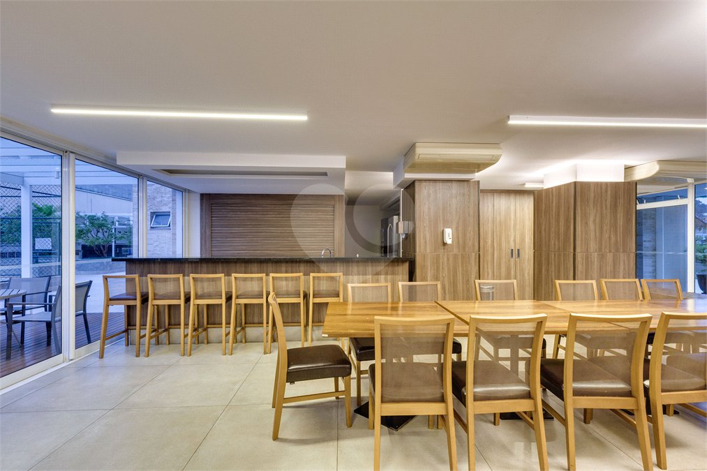 Apartamento à venda com 4 quartos, sendo 1 suíte, em Chácara Santo Antônio, São Paulo, SP