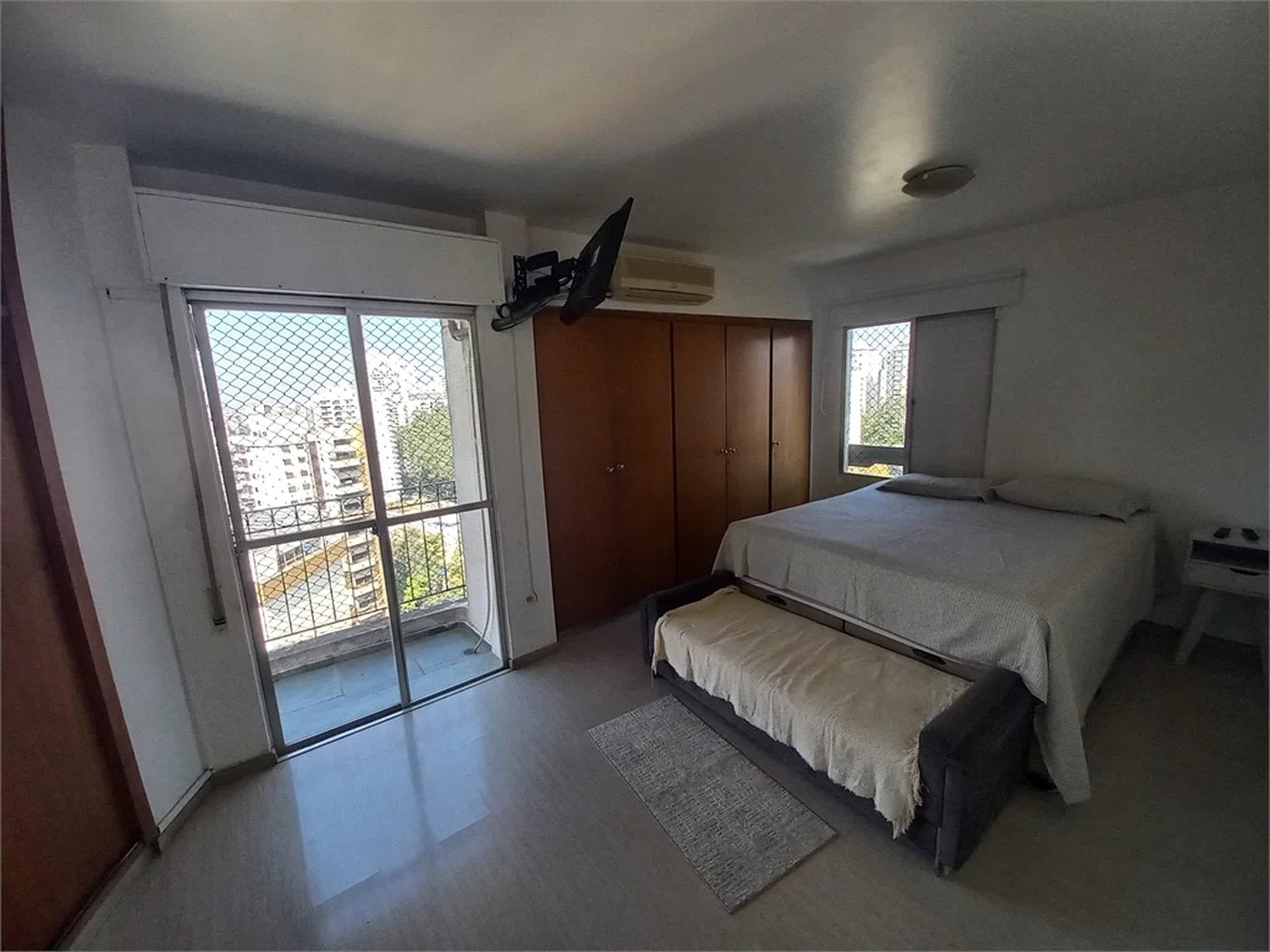 Apartamento à venda com 3 quartos, sendo 1 suíte,  em Vila Andrade, São Paulo, SP