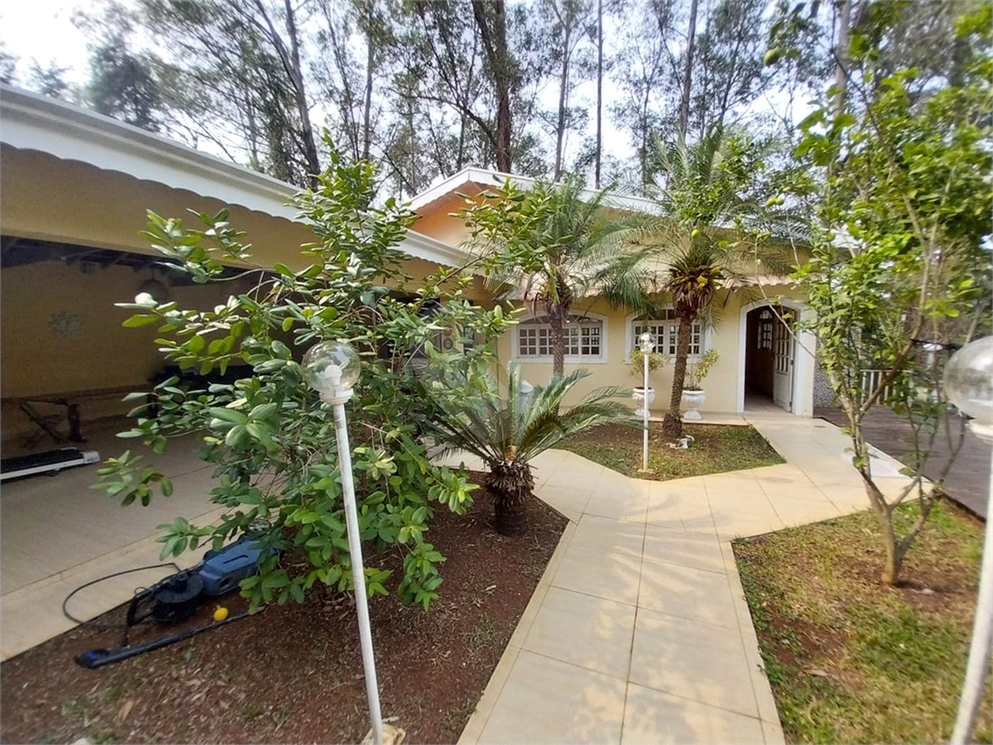 Chácara à venda ou para alugar com 3 quartos, sendo 1 suíte, em Chácaras Polozzi, Louveira, SP