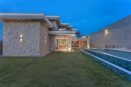 Casa à venda com 4 quartos, sendo 3 suítes, no condomínio Campo de Toscana, Vinhedo - SP