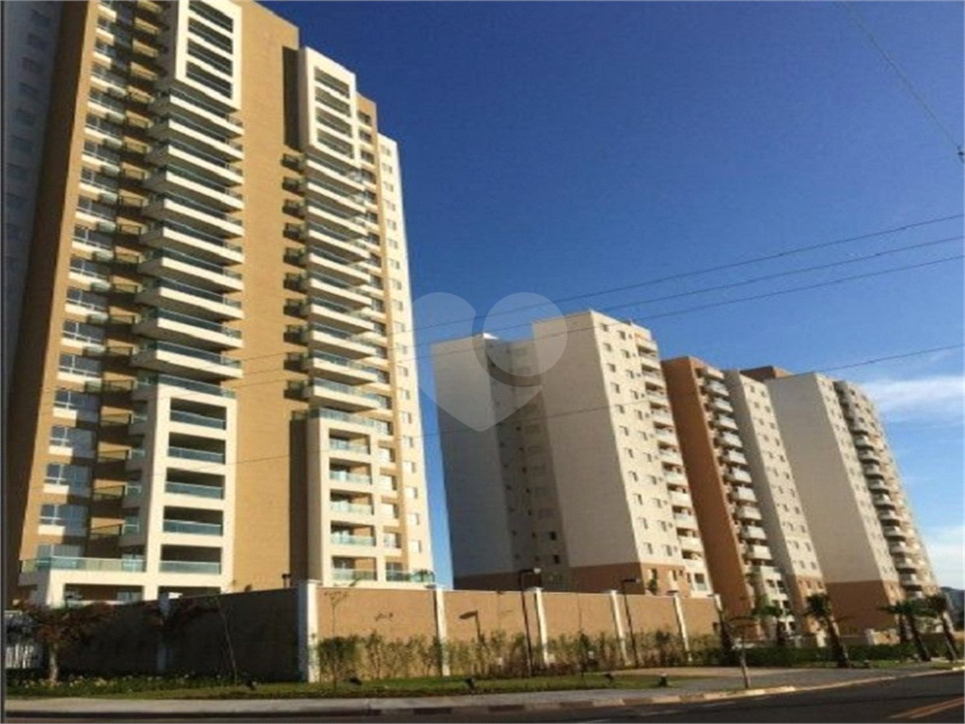 Apartamento à venda com 3 quartos, sendo 1 suíte,  em Jardim Emília, Sorocaba, SP