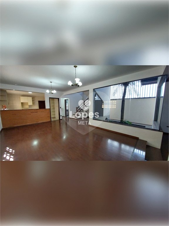 Casa à venda com 3 quartos, sendo 1 suíte, no condomínio Eldourado, São José dos Campos - SP