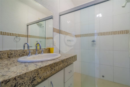 Sobrado à venda com 3 quartos, sendo 1 suíte, em Jardim Vera Cruz, São Paulo, SP