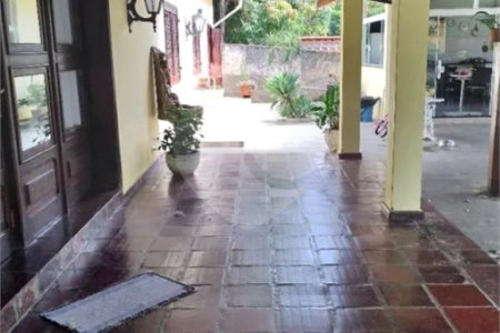 Casa à venda com 5 quartos, sendo 4 suítes, no condomínio Chácaras Flórida, Itu - SP