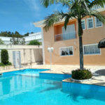 Casa à venda com 5 quartos, sendo 4 suítes,  no condomínio Parque Shambala, Atibaia - SP
