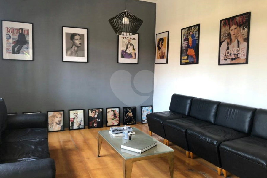 Casa à venda com 4 quartos, sendo 1 suíte,  em Morumbi, São Paulo, SP