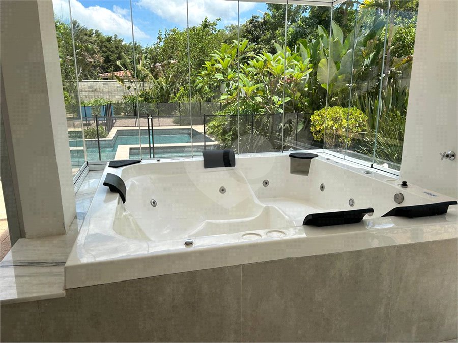 Casa à venda com 5 quartos, sendo 4 suítes,  no condomínio Residencial Vila do Itamaraca, Valinhos - SP
