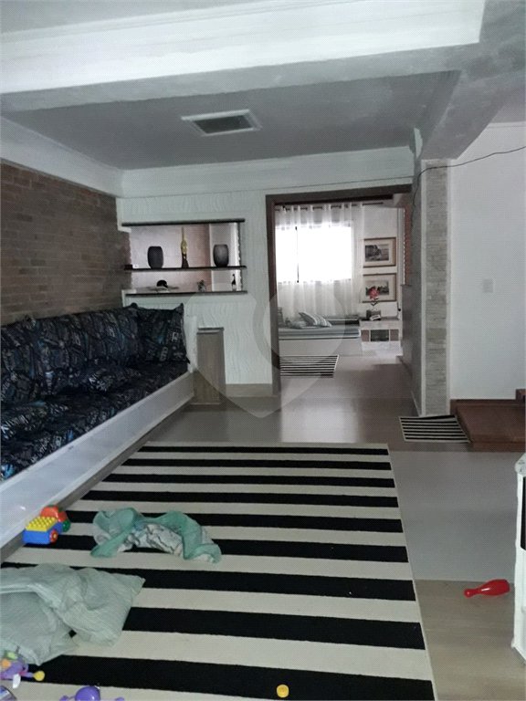 Sobrado à venda com 4 suítes em Santa Inês, Caieiras, SP