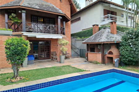 Sobrado à venda com 4 quartos, sendo 2 suítes,  em Jardim Leonor, São Paulo, SP