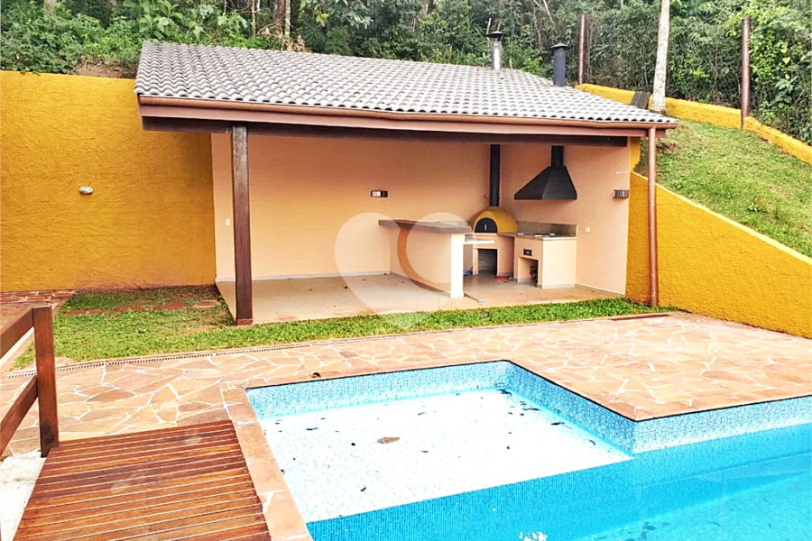 Casa à venda ou para alugar com 7 quartos, sendo 5 suítes, no condomínio Sausalito, Mairiporã - SP