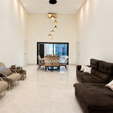 Casa à venda com 3 quartos, sendo 3 suítes, no condomínio Residencial Costa Leste, Três Lagoas - MS