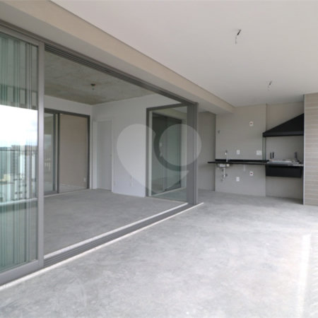 Apartamento à venda com 3 suítes em Moema, São Paulo, SP