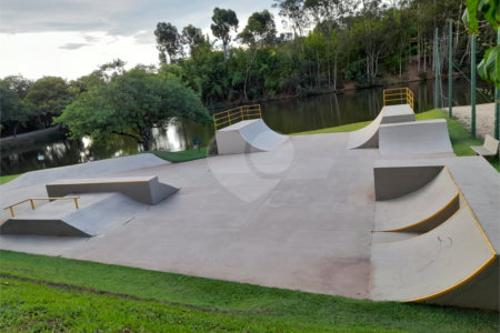 Casa à venda com 3 quartos, sendo 1 suíte, no condomínio Estância Marambaia, Vinhedo - SP