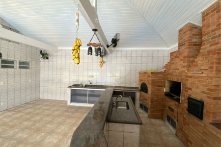 Casa à venda com 6 quartos, sendo 1 suíte, no condomínio Horizonte Azul I, Itupeva - SP