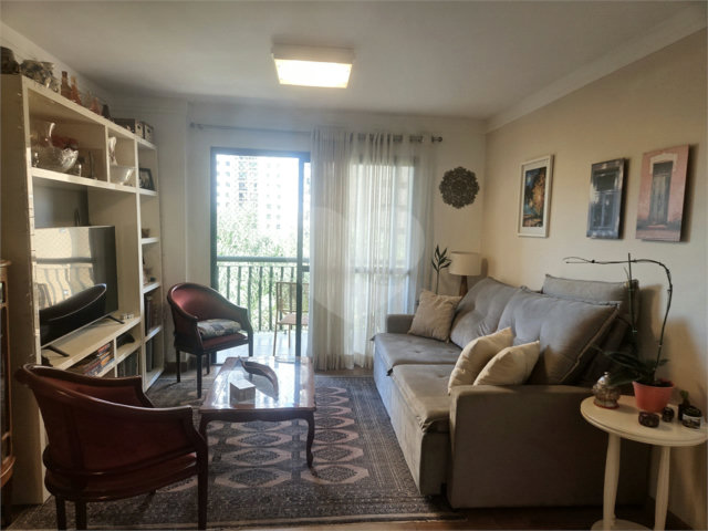 Apartamento à venda com 3 quartos, sendo 1 suíte,  em Alto da Boa Vista, São Paulo, SP