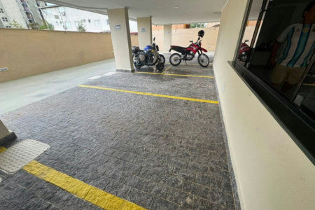 Apartamento com 2 dormitórios à venda, 70 m² por R$ 300.000,00 - Jardim Três Marias - Guarujá/SP